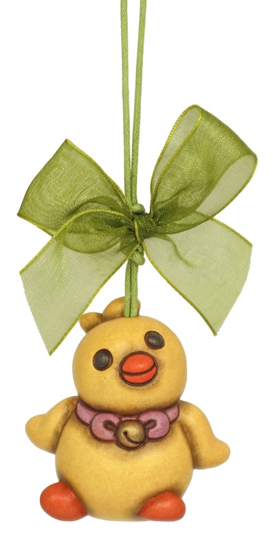 Addobbo pulcino Polly in ceramica Sorprese di Pasqua. Misura L 4,8 x P 3,6 x H 4,6 cm. Prezzo 18,90 euro.